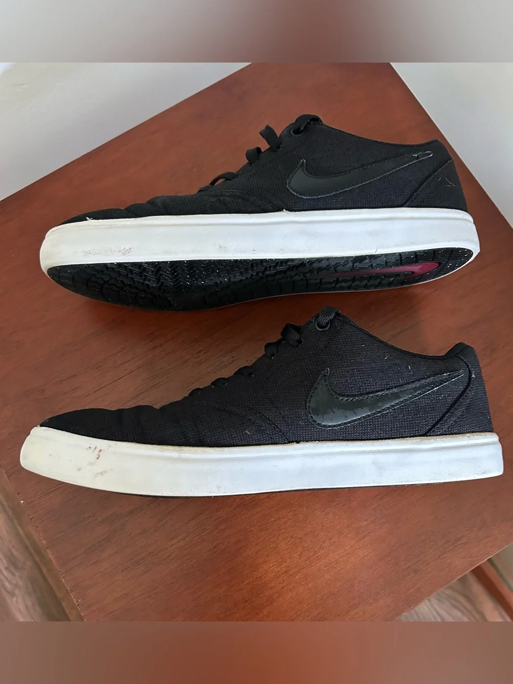 Nike SB Check Solarsoft Black Sneaker.  Men’s Size 9